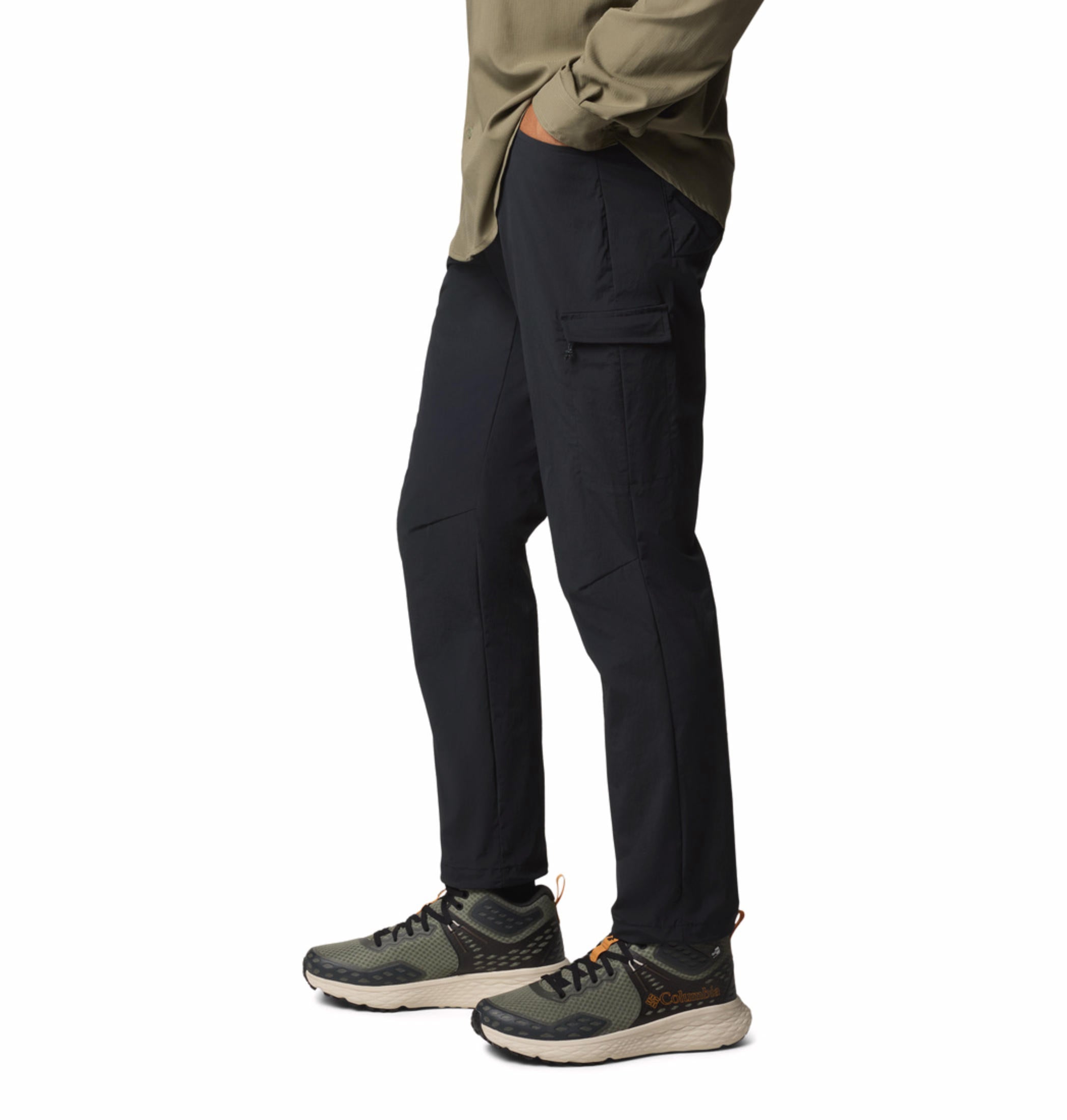 A Men Wearing Columbia Men Black Sharpe Canyon Pant