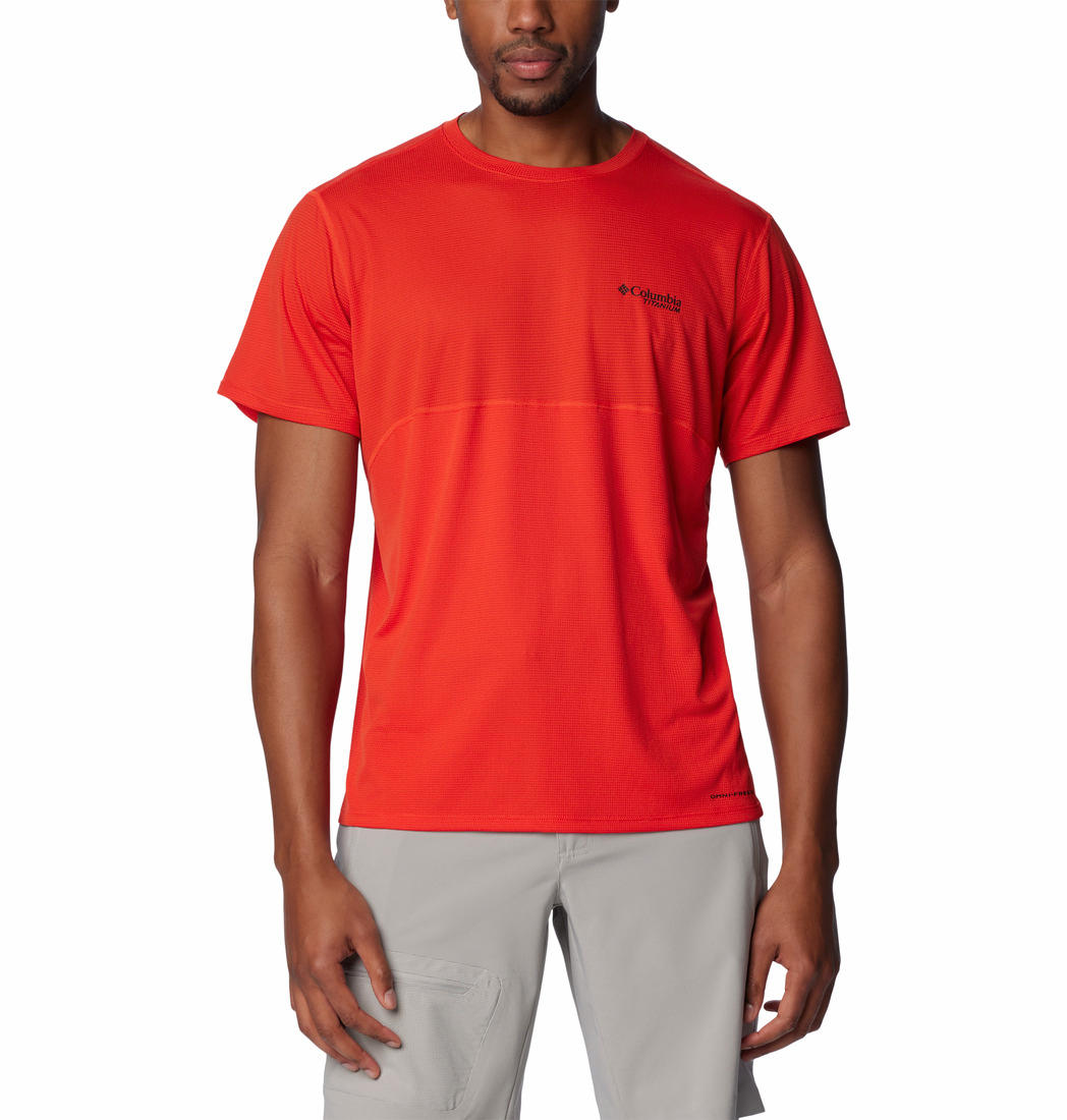 A Men Wearing Columbia Men Orange Cirque River SS Crew