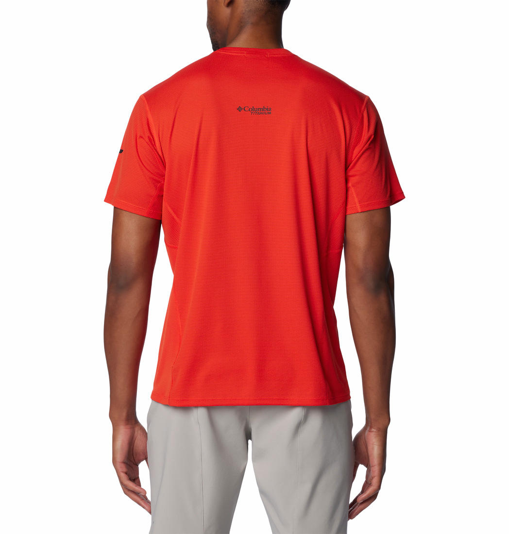 A Men Wearing Columbia Men Orange Cirque River SS Crew