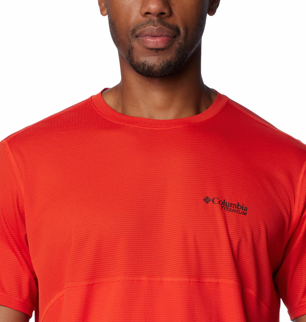A Men Wearing Columbia Men Orange Cirque River SS Crew