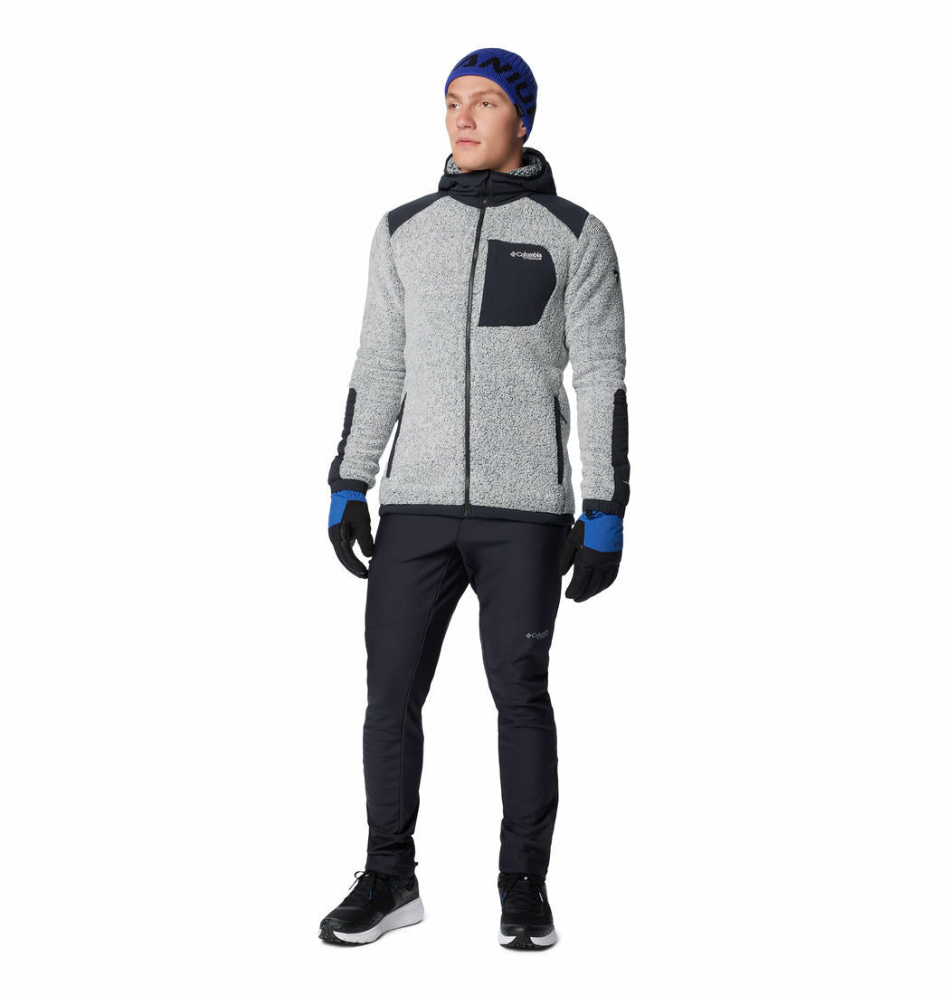 A Men Wearing Columbia Men White Arctic Crest Sherpa Full Zip
