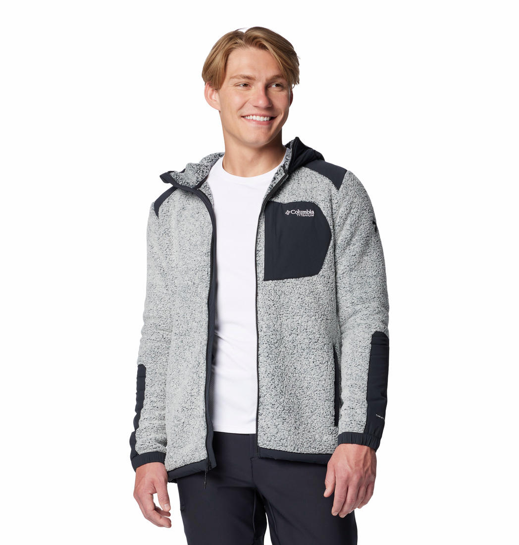 A Men Wearing Columbia Men White Arctic Crest Sherpa Full Zip