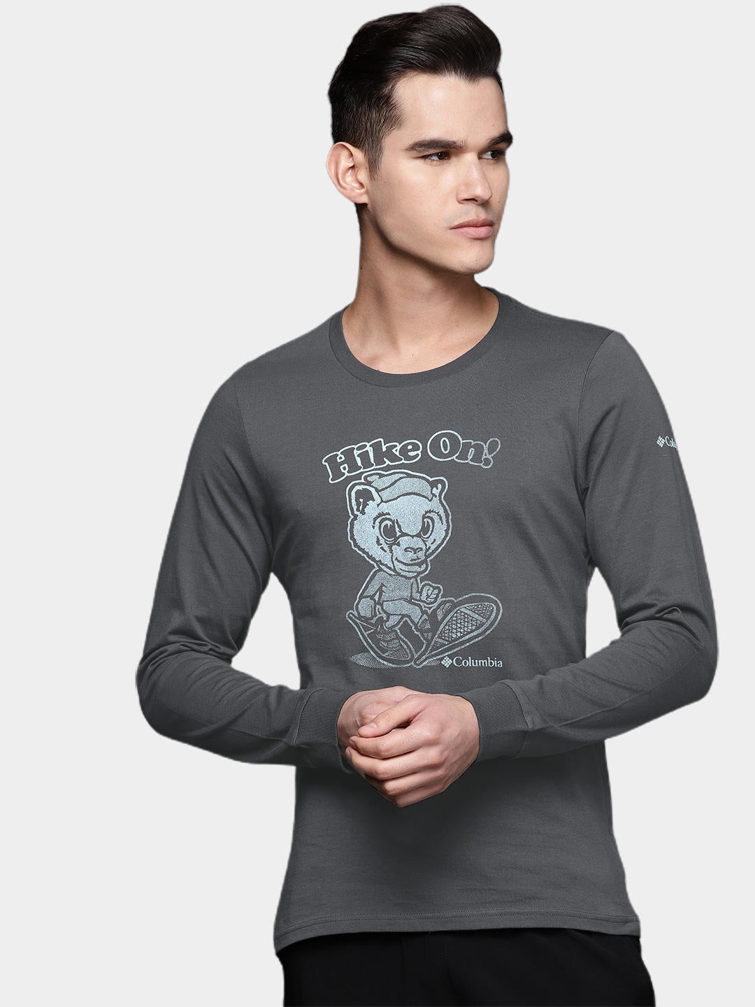 A Men Wearing Columbia Men Black Apres Lifestyle Graphic Long Sleeve