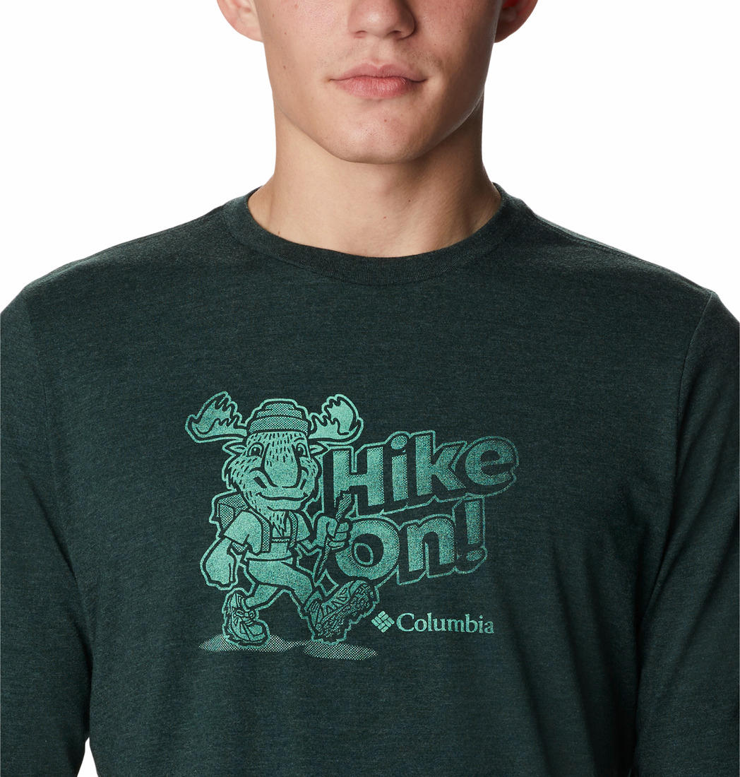A Men Wearing Columbia Men Green Apres Lifestyle Graphic Long Sleeve