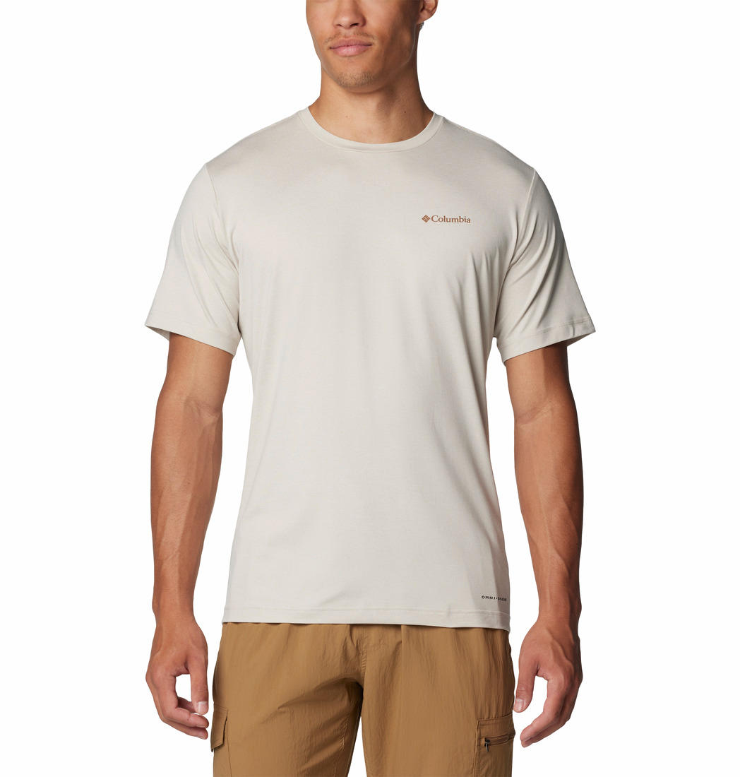 A Men Wearing Columbia Men Brown Kwick Hike Back Graphic SS Tee (Sun Protection)
