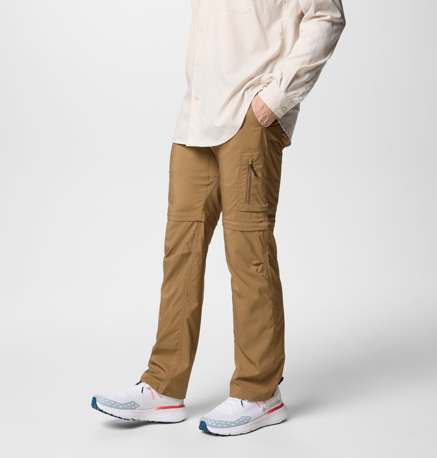 A Men Wearing Columbia Men Brown Silver Ridge Utility Convertible Pant (Sun Protection)