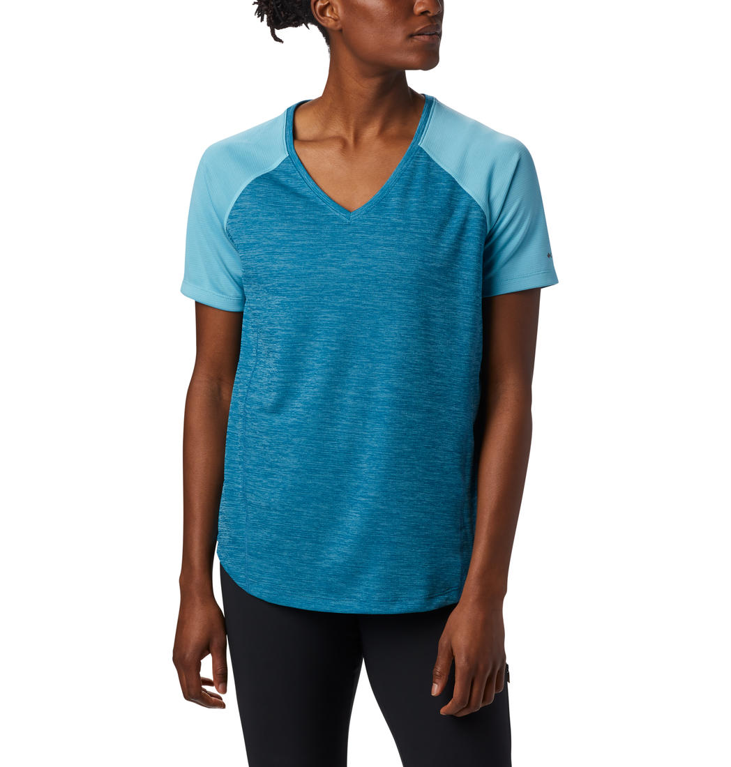 A Women Wearing Columbia Women Blue Bryce Peak Short Sleeve (Sun Protection)
