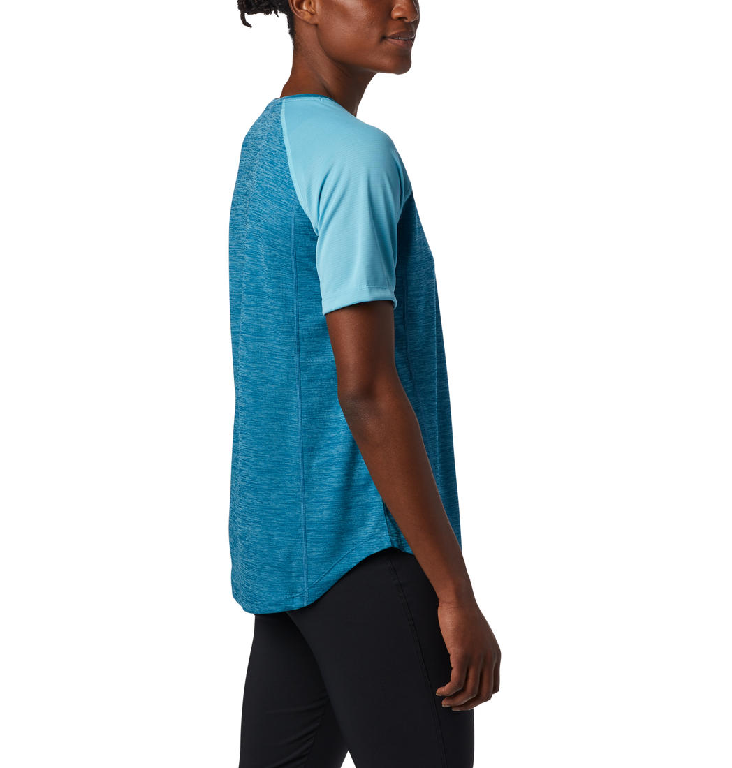 A Women Wearing Columbia Women Blue Bryce Peak Short Sleeve (Sun Protection)