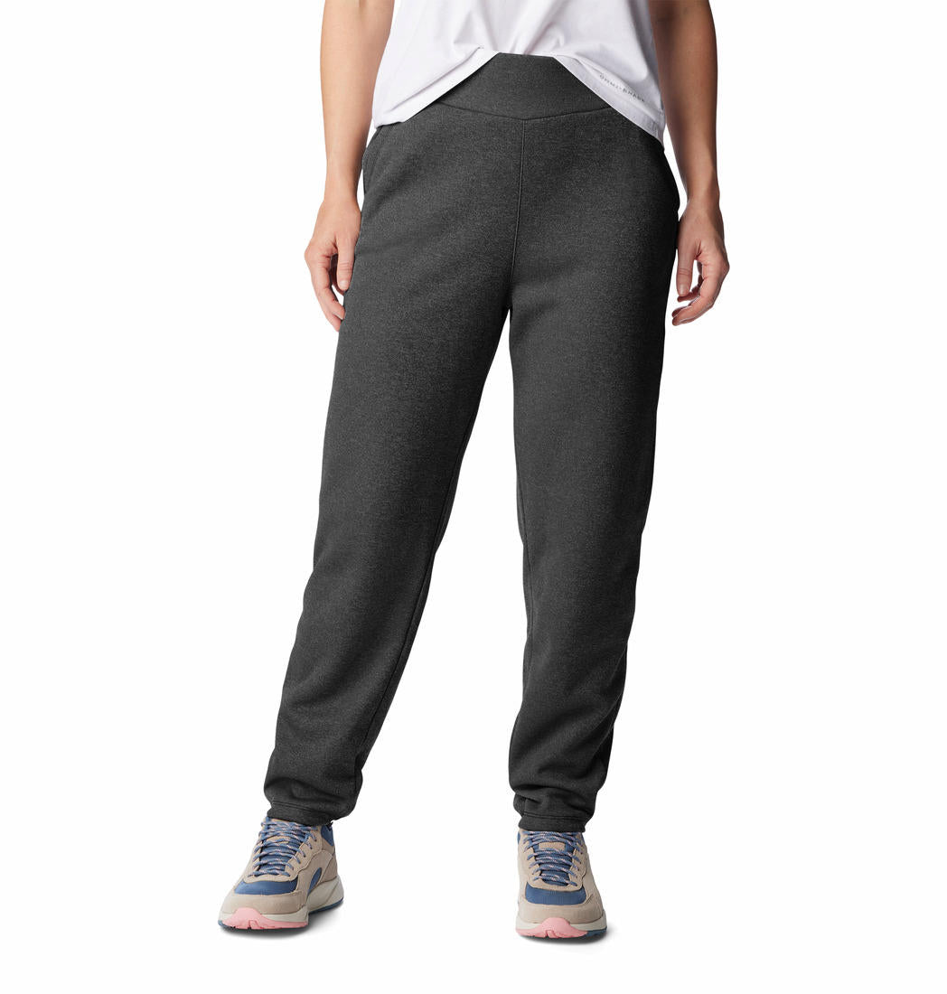 A Women Wearing Columbia Women Black Col Hike Tech Fleece Bottom