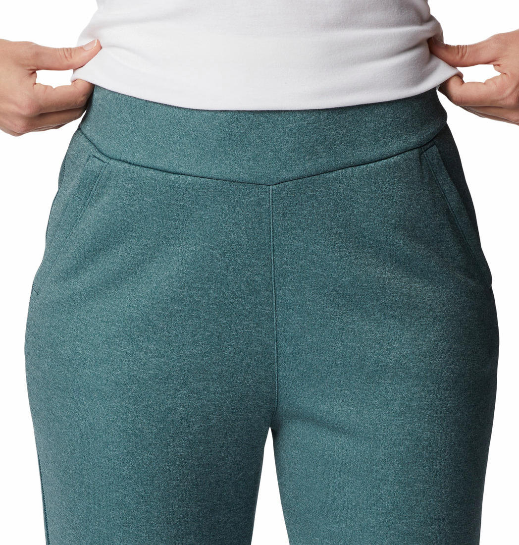 A Women Wearing Columbia Women Blue Col Hike Tech Fleece Bottom