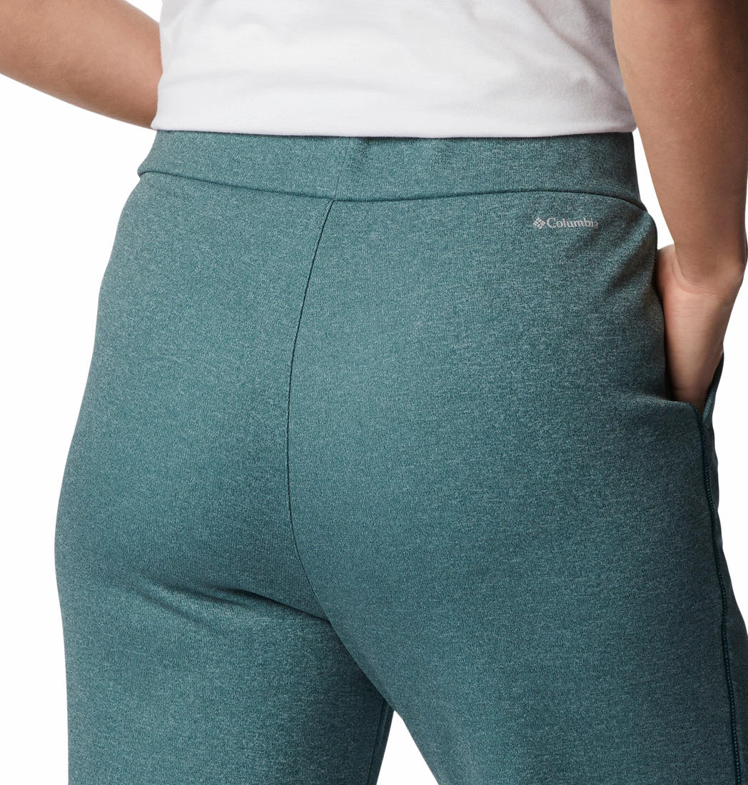 A Women Wearing Columbia Women Blue Col Hike Tech Fleece Bottom