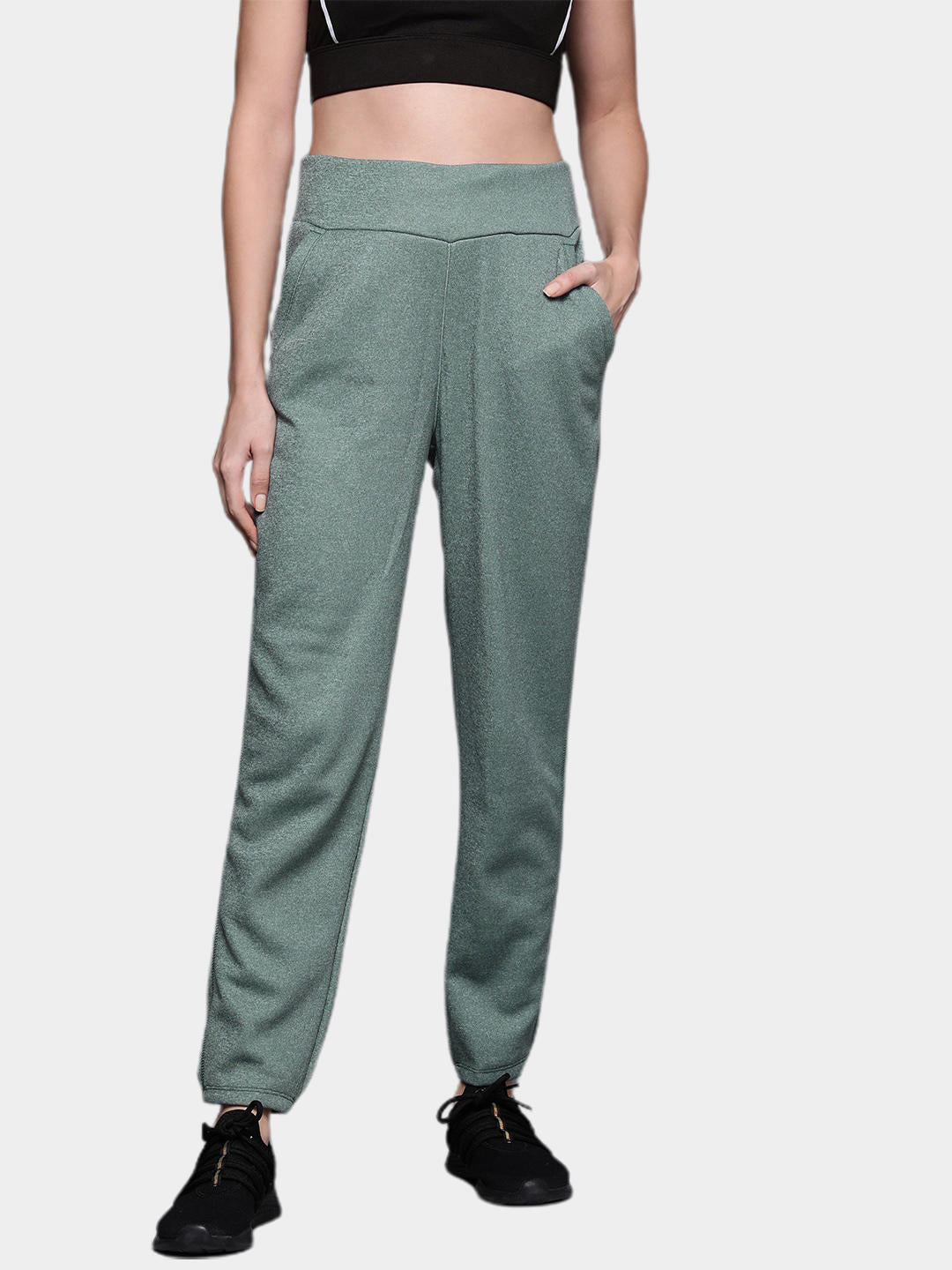A Women Wearing Columbia Women Blue Col Hike Tech Fleece Bottom