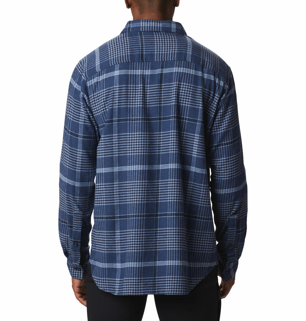 A Men Wearing Columbia Men Blue Cornell Woods Flannel Long Sleeve Shirt