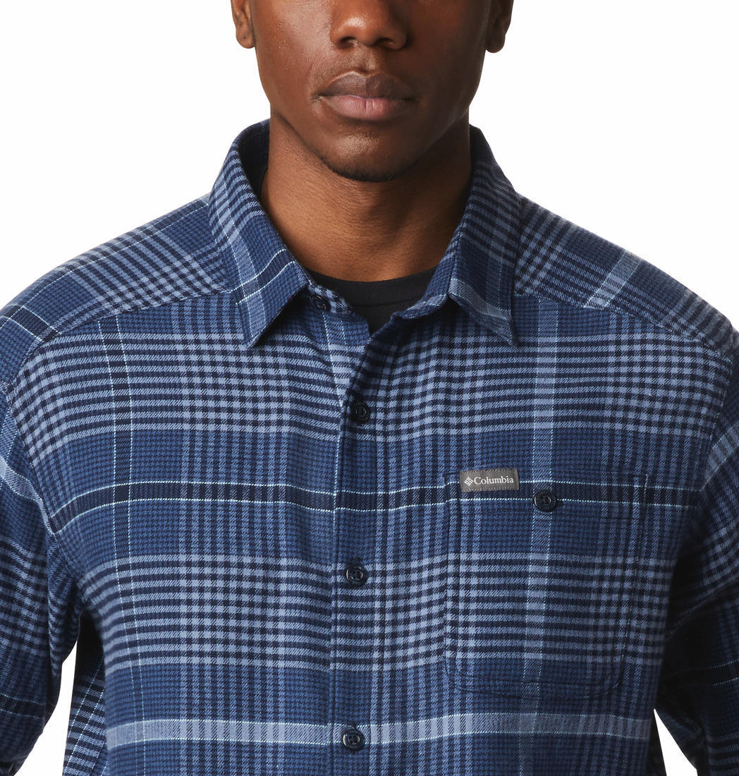 A Men Wearing Columbia Men Blue Cornell Woods Flannel Long Sleeve Shirt