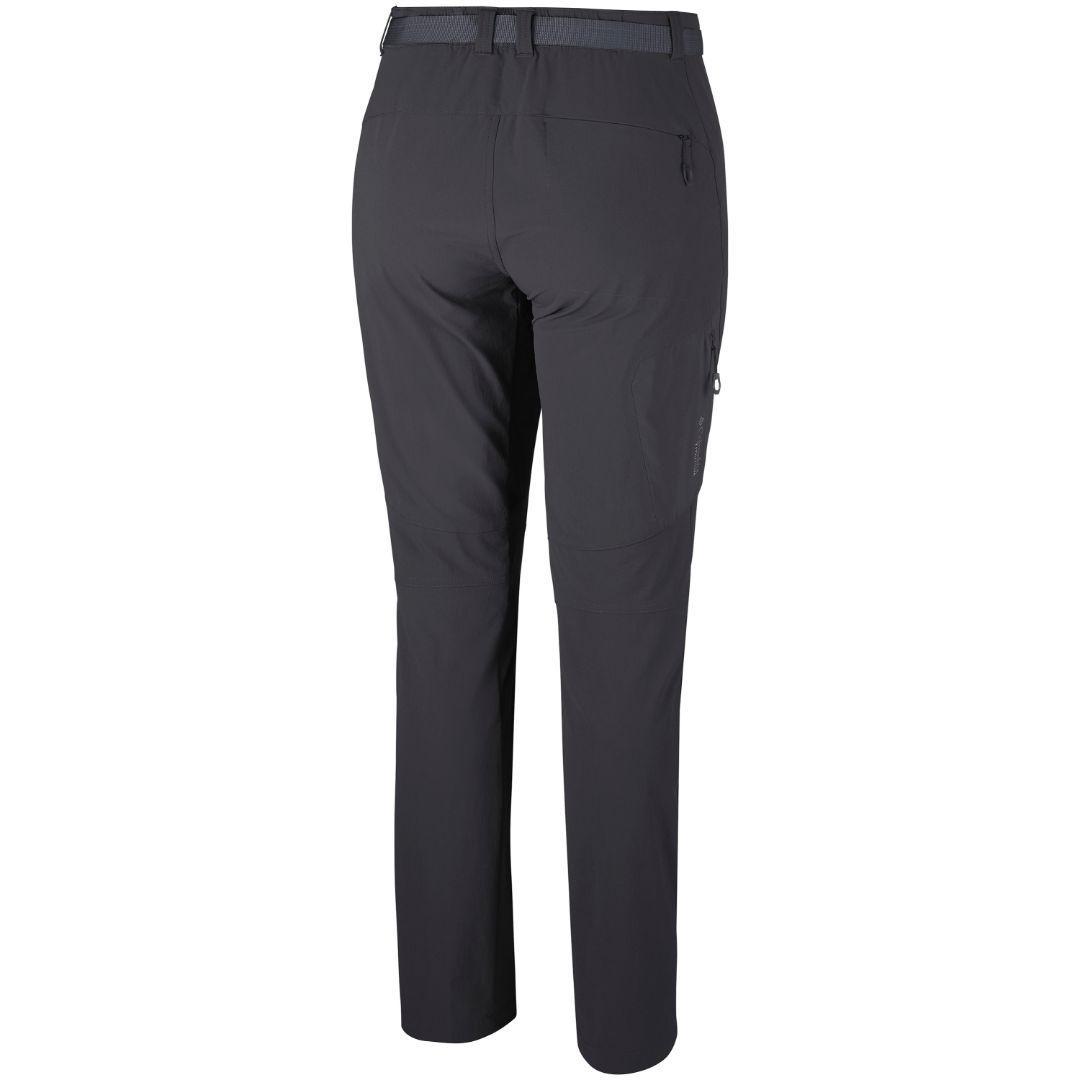 A Men Wearing Columbia Men Black Titan Peak Mens Pant (Sun Protection)