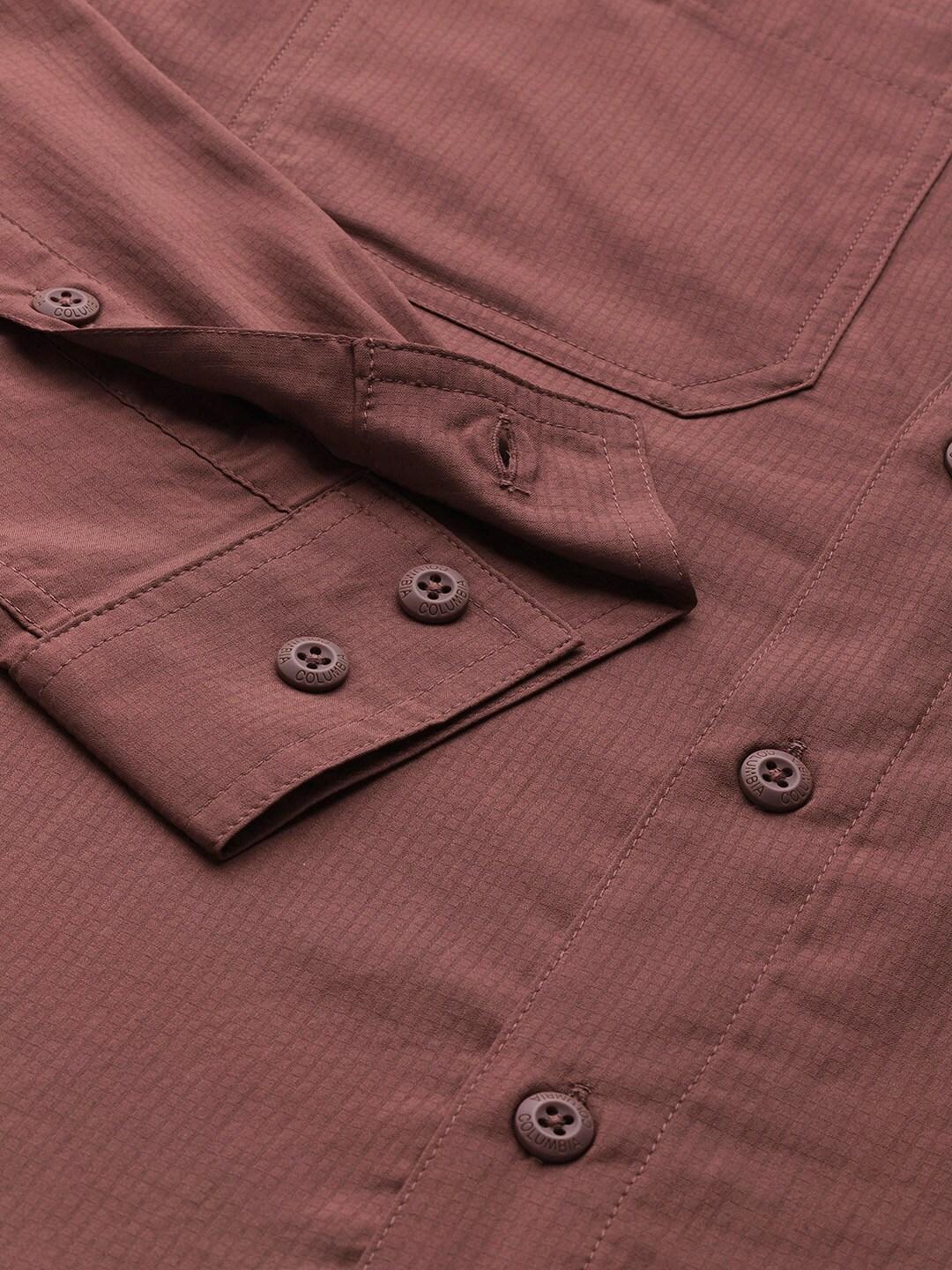 A Men Wearing Columbia Men Brown Silver Ridge Utility Lite Long Sleeve (Sun Protection)