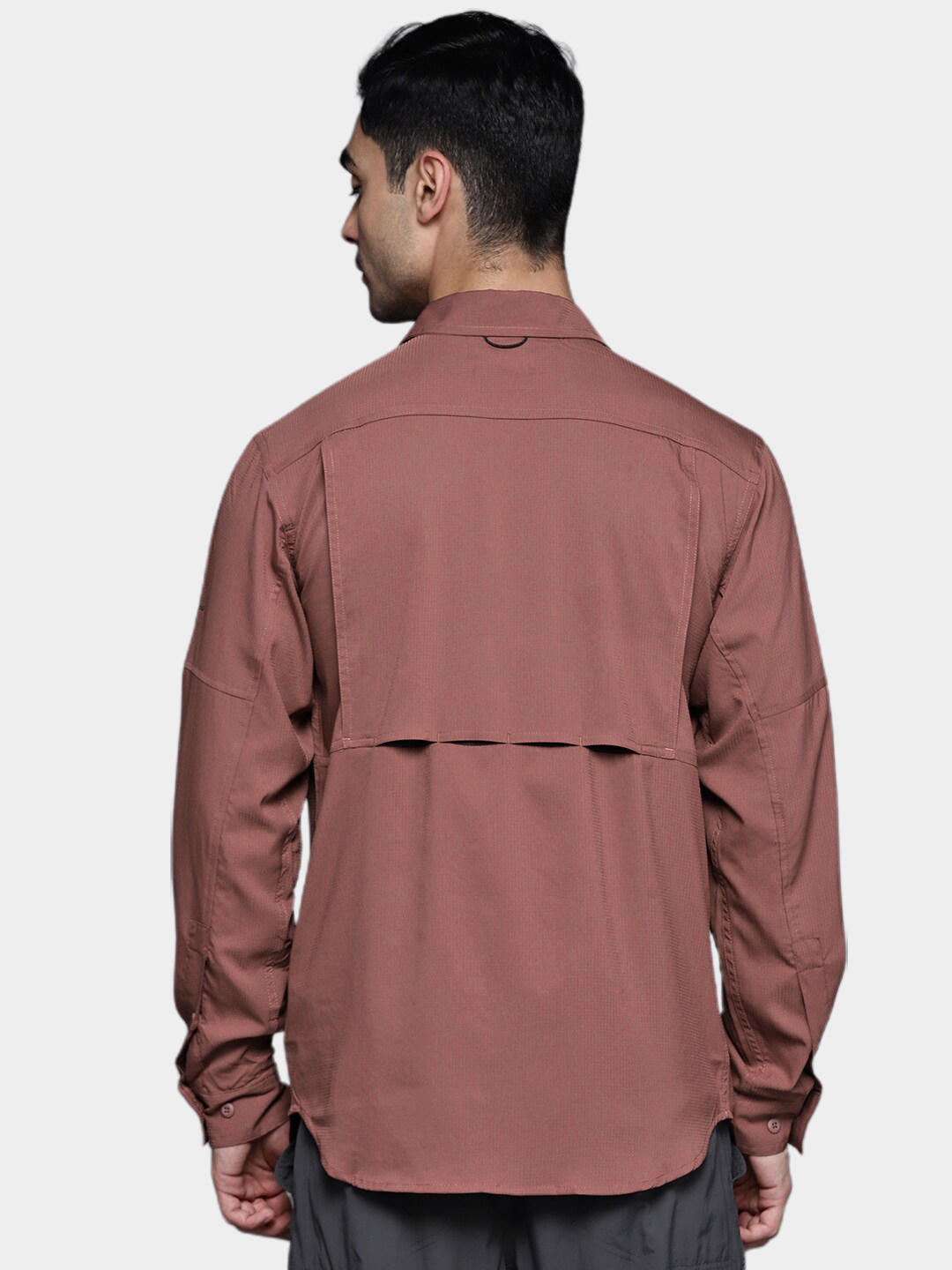 A Men Wearing Columbia Men Brown Silver Ridge Utility Lite Long Sleeve (Sun Protection)
