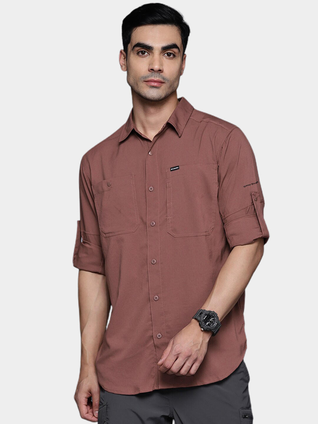 A Men Wearing Columbia Men Brown Silver Ridge Utility Lite Long Sleeve (Sun Protection)