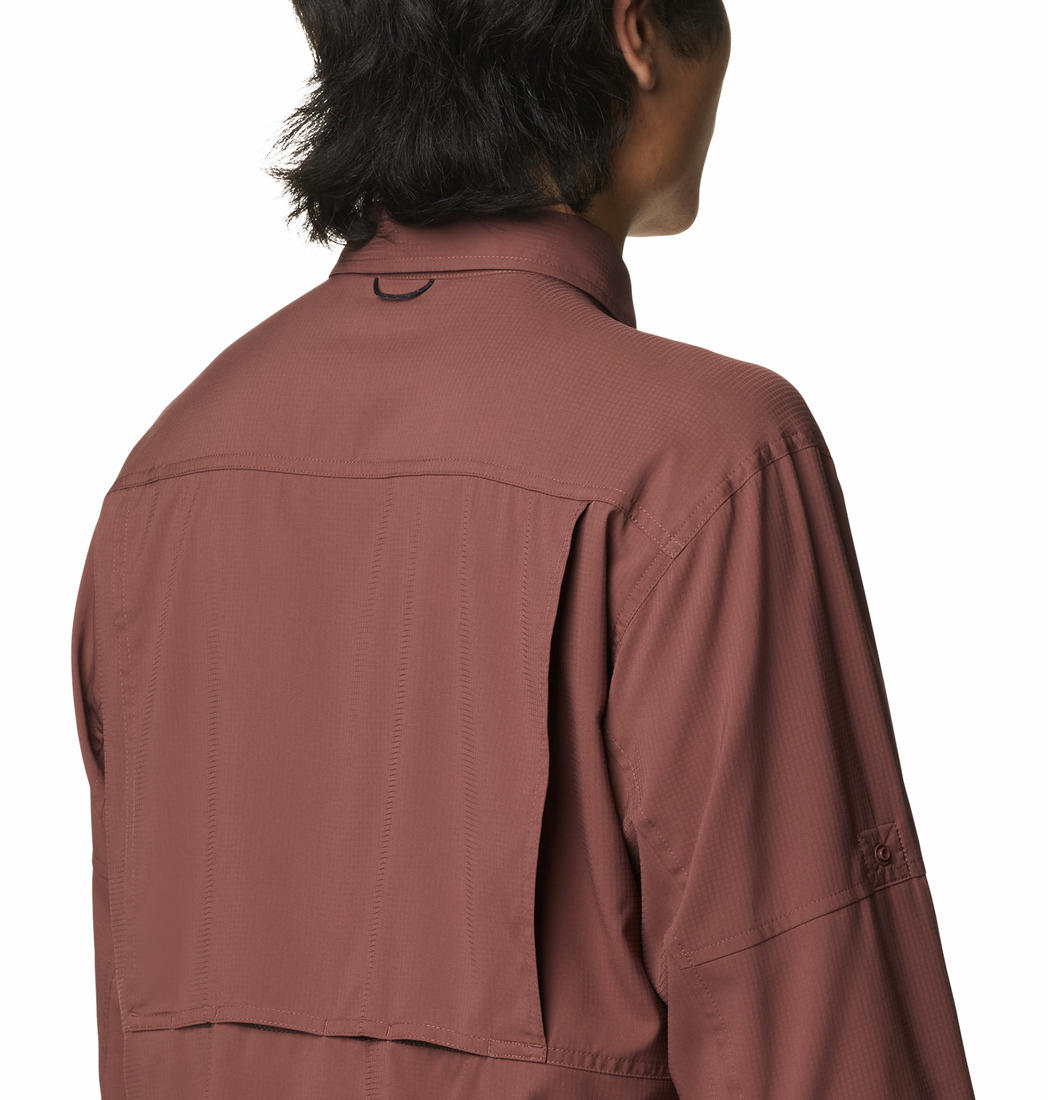 A Men Wearing Columbia Men Brown Silver Ridge Utility Lite Long Sleeve (Sun Protection)