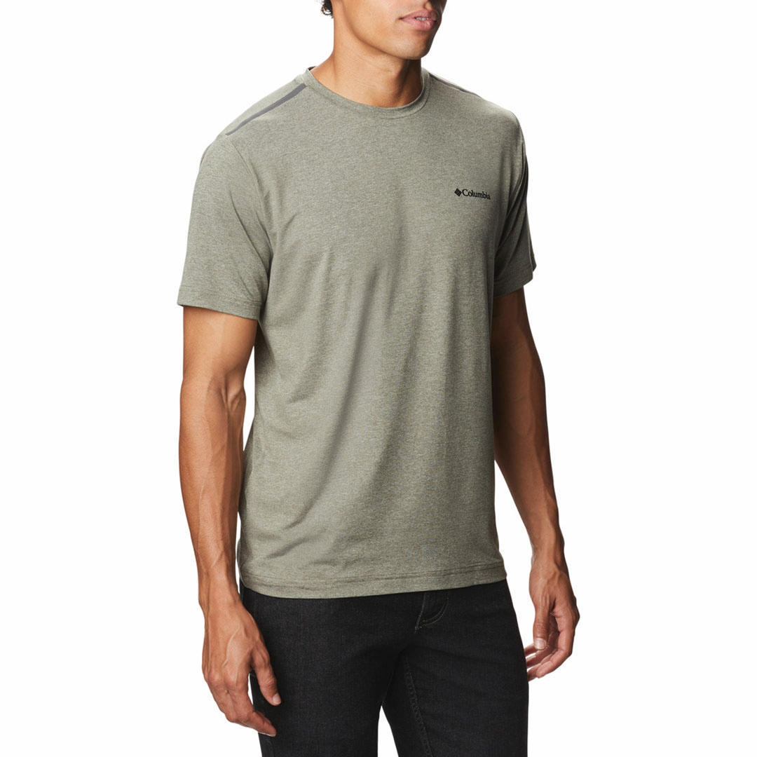 A Men Wearing Columbia Men Green Tech Trail Crew Neck (Sun Protection)
