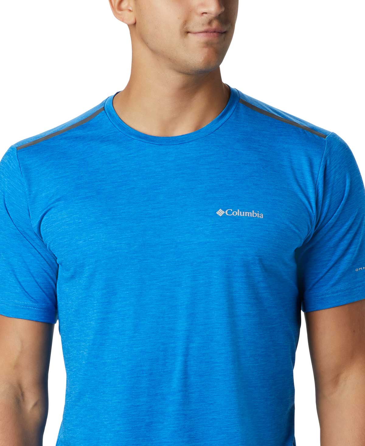 A Men Wearing Columbia Men Blue Tech Trail Crew Neck (Sun Protection)