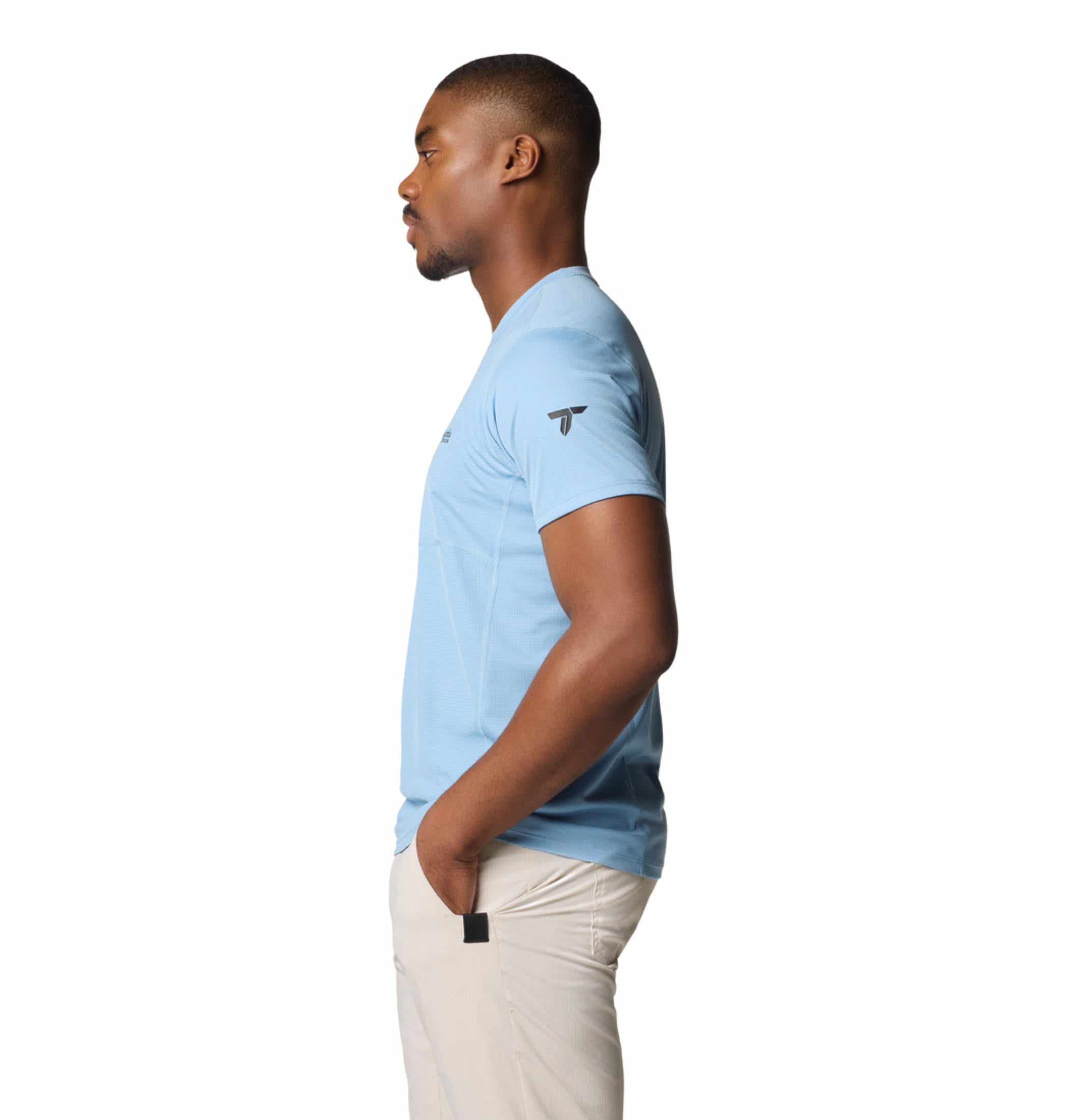 A Men Wearing Columbia Men Blue Cirque River Pro SS Crew (Sun Protection)