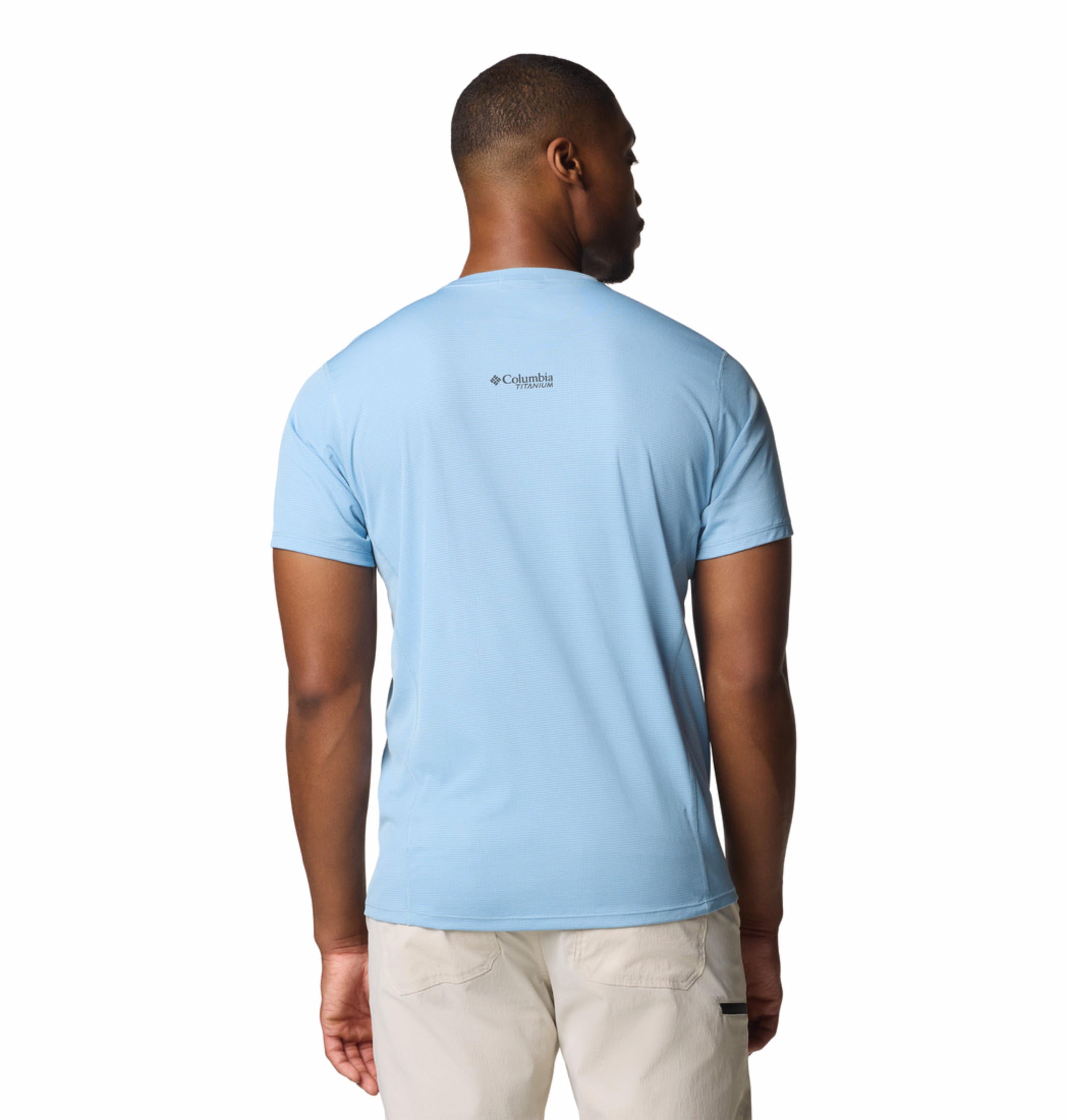 A Men Wearing Columbia Men Blue Cirque River Pro SS Crew (Sun Protection)