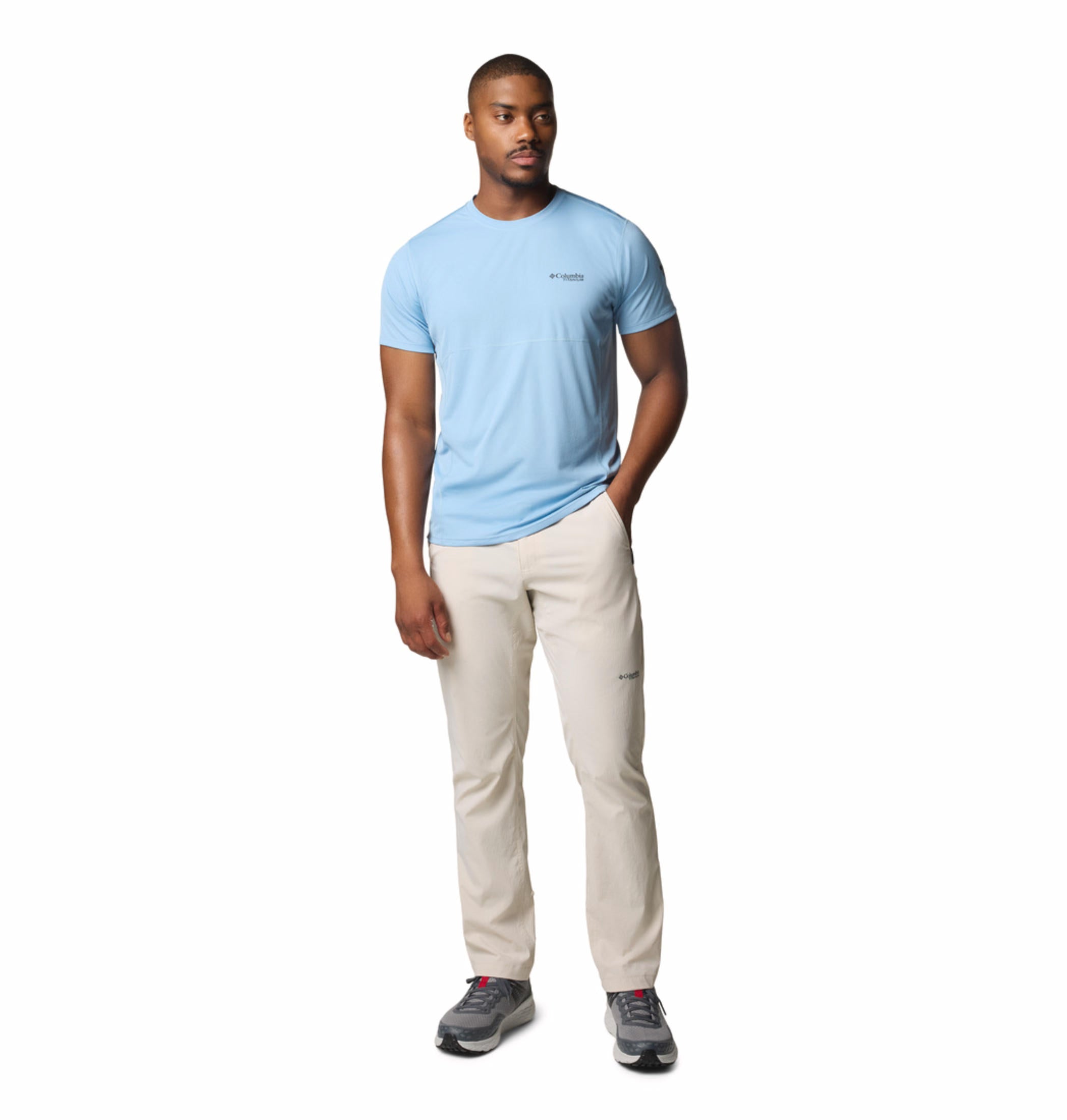 A Men Wearing Columbia Men Blue Cirque River Pro SS Crew (Sun Protection)