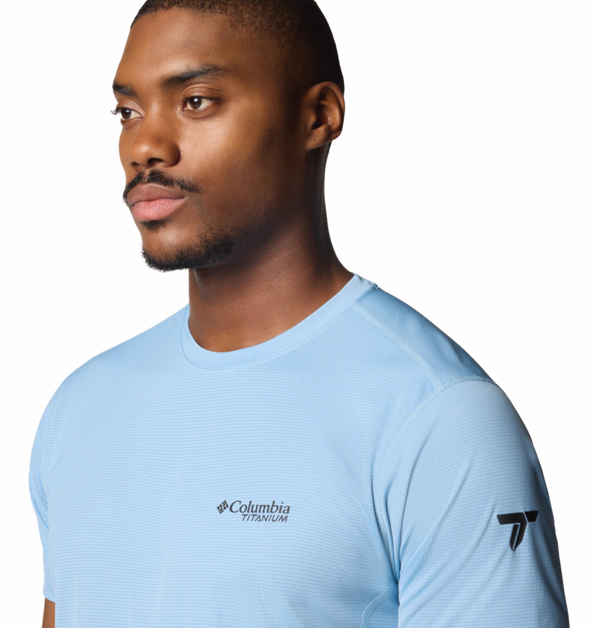 A Men Wearing Columbia Men Blue Cirque River Pro SS Crew (Sun Protection)