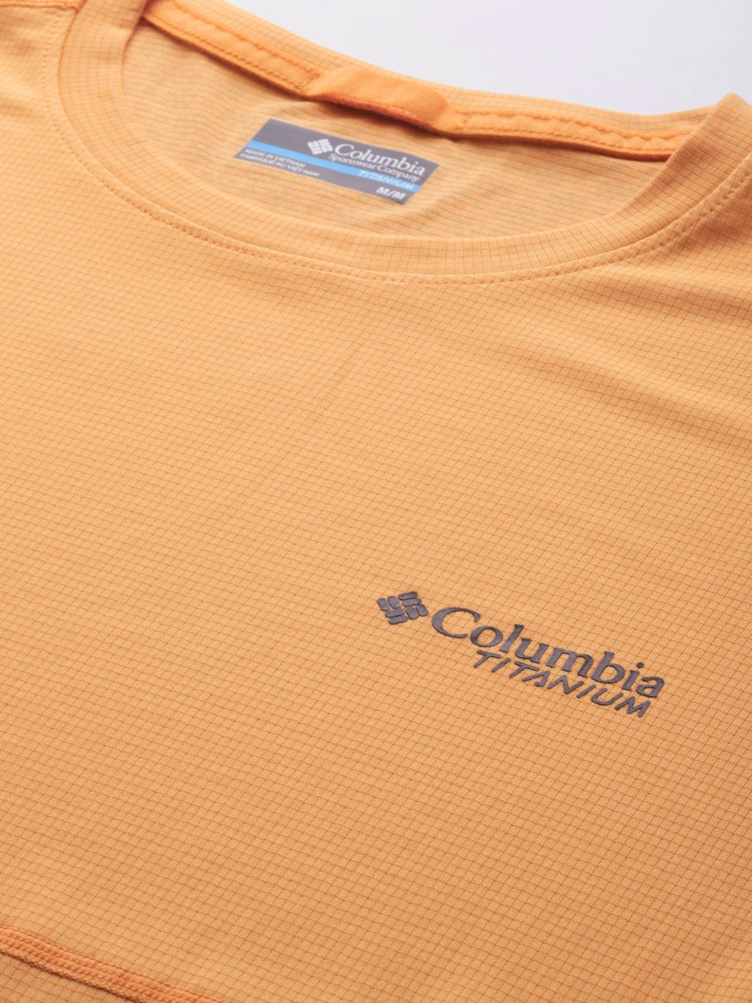 A Men Wearing Columbia Men Orange Cirque River Pro SS Crew (Sun Protection)