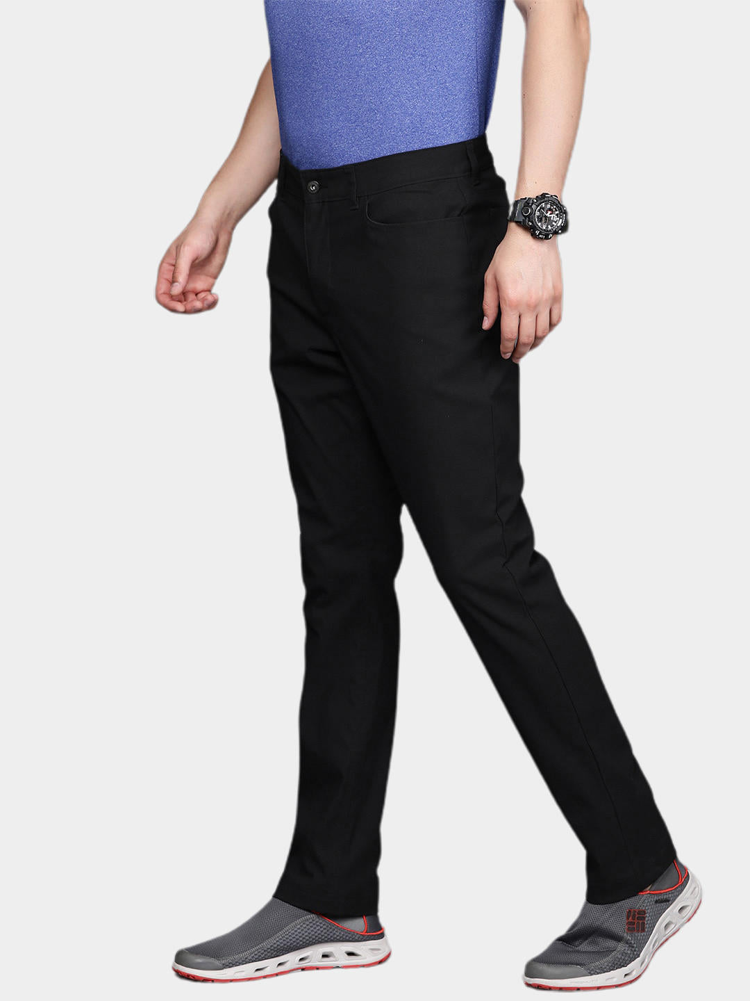 A Men Wearing Columbia Men Black Royce Range Heat Pant
