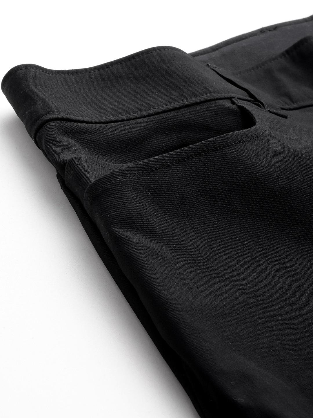 A Men Wearing Columbia Men Black Royce Range Heat Pant