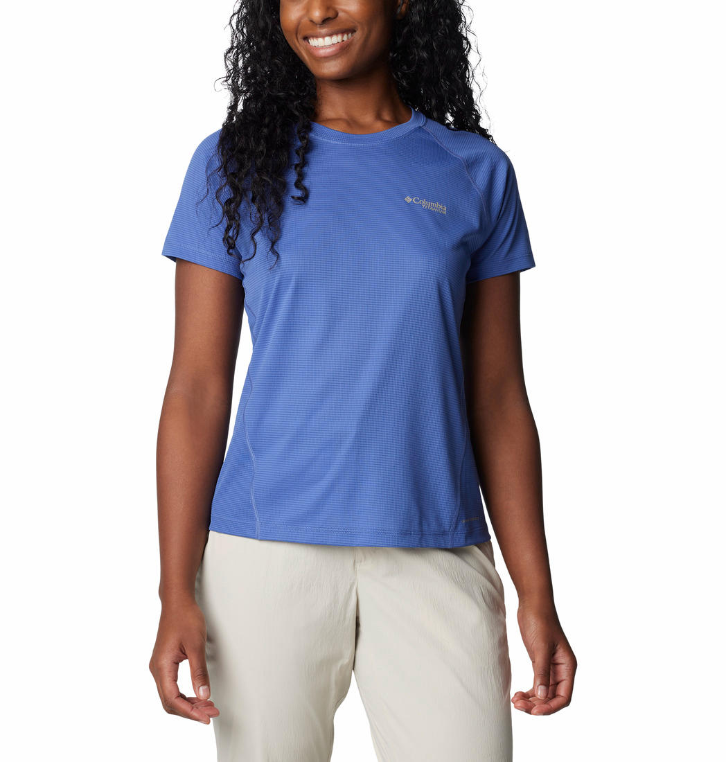 A Women Wearing Columbia Women Blue Cirque River Short Sleeve Crew