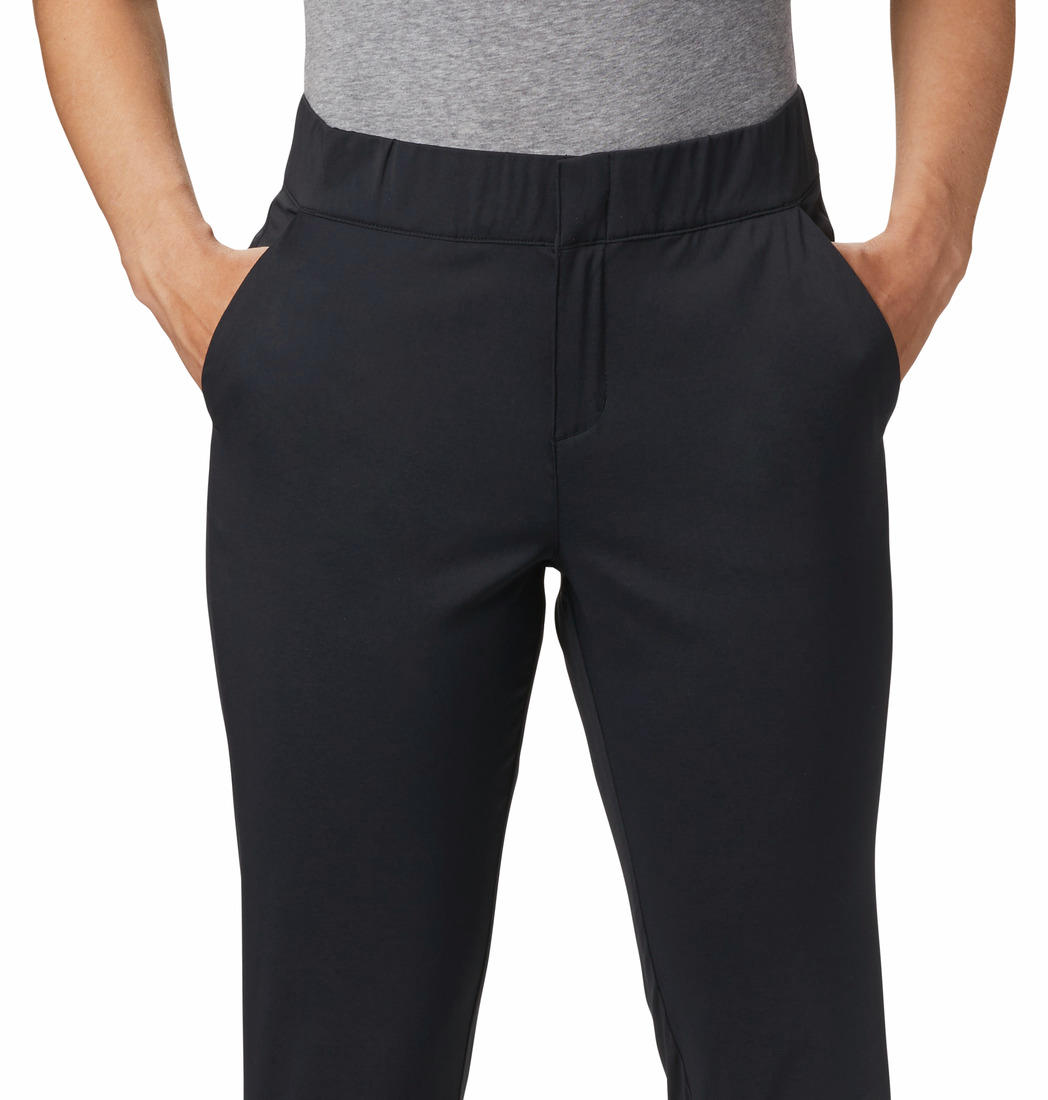 A Women Wearing Columbia Women Black Firwood Camp II Pant (Sun Protection)