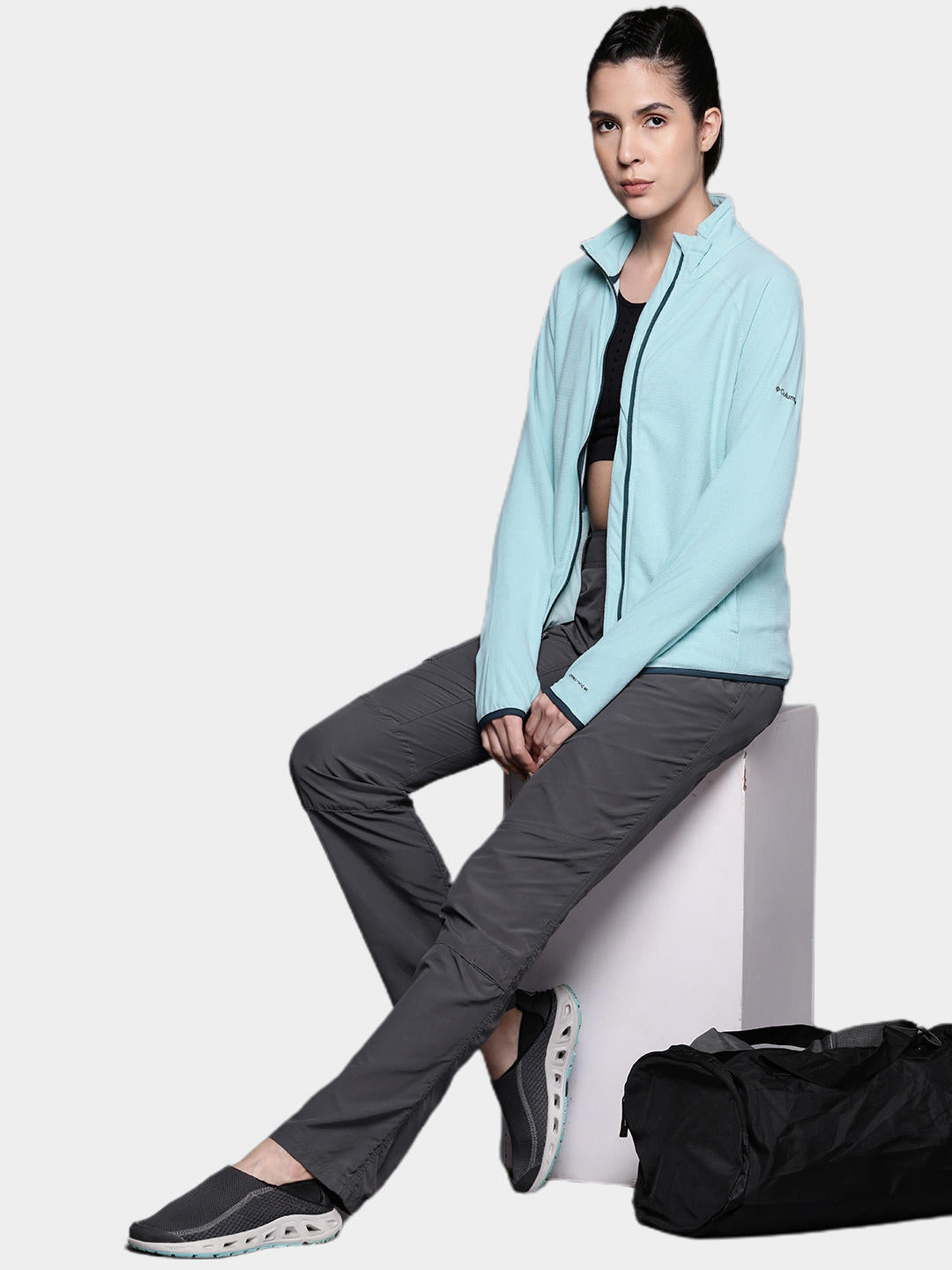 A Women Wearing Columbia Women Blue Back Beauty Full Zip