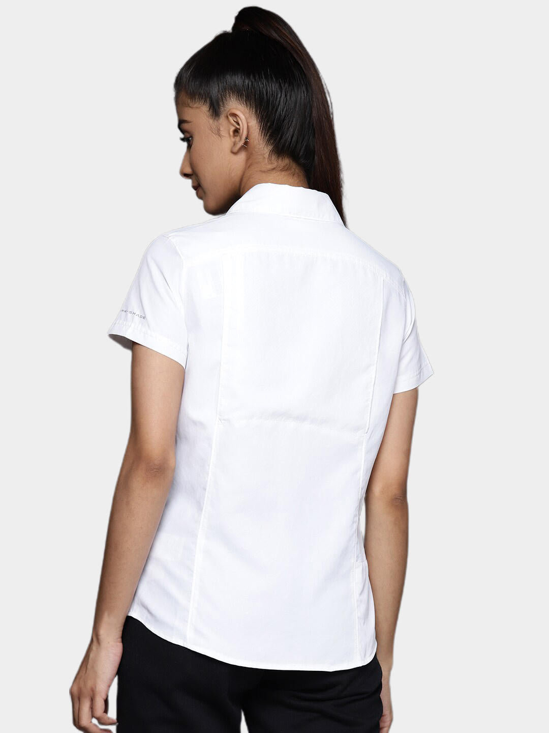 Columbia Women White Silver Ridge 2.0 Short Sleeve Shirts