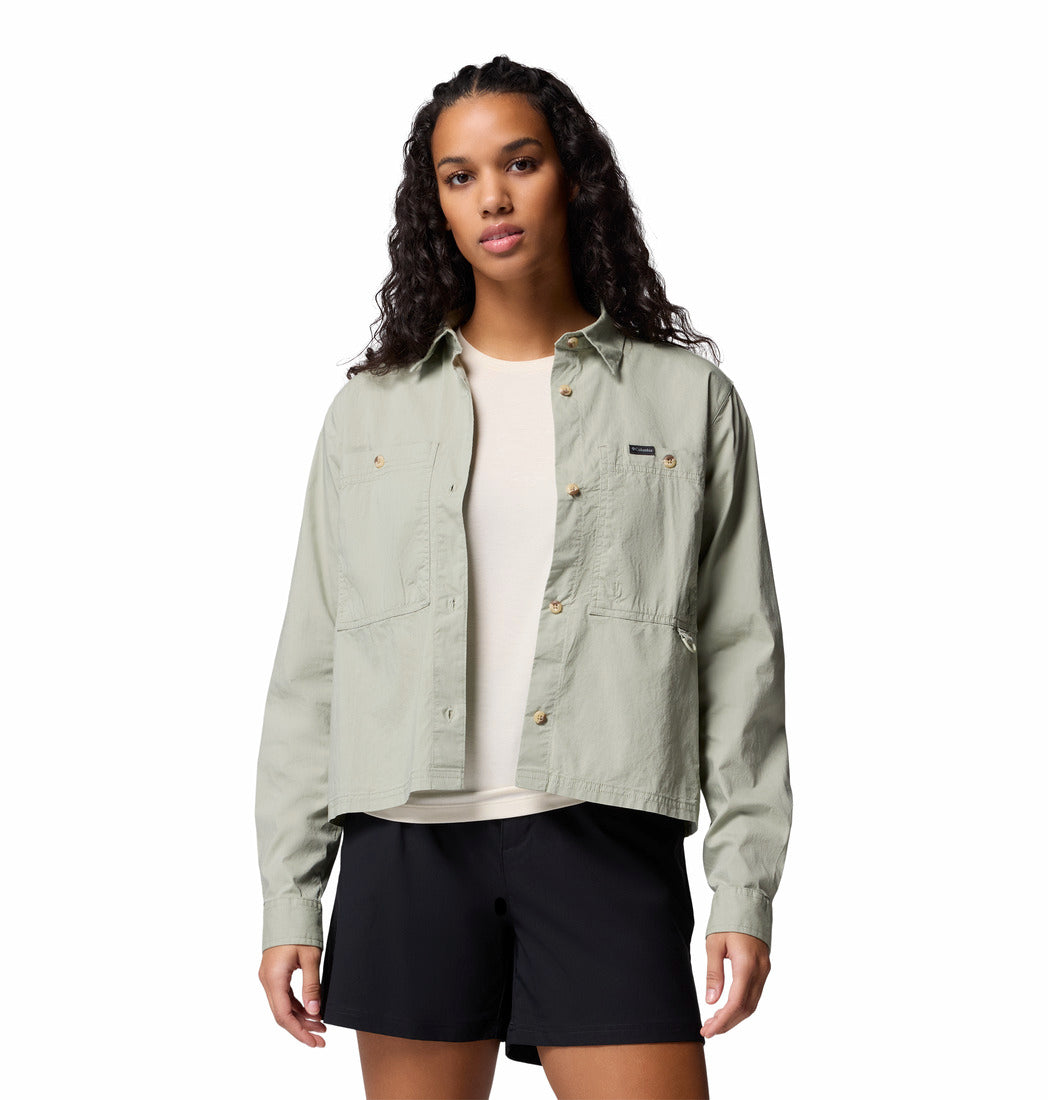 A Women Wearing Columbia Women Green Brea Falls Woven LS