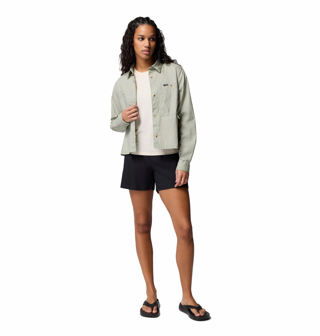 A Women Wearing Columbia Women Green Brea Falls Woven LS