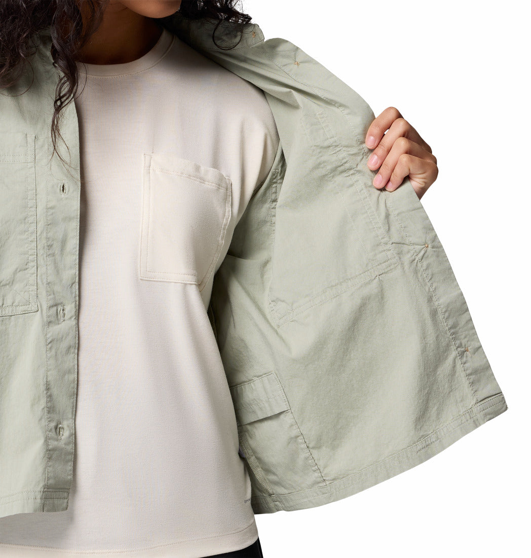 A Women Wearing Columbia Women Green Brea Falls Woven LS