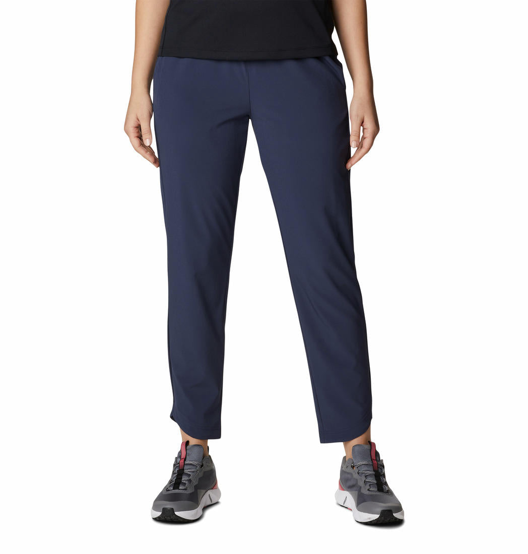 A Women Wearing Columbia Women Navy Blue Columbia Hike Pant (Sun Protection)