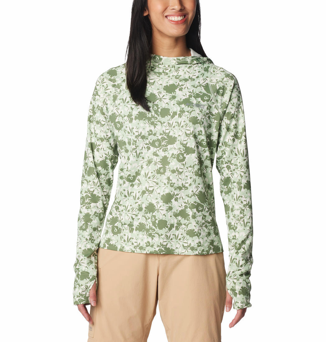 A Women Wearing Columbia Women Green Summit Valley Hoodie (Sun Protection)