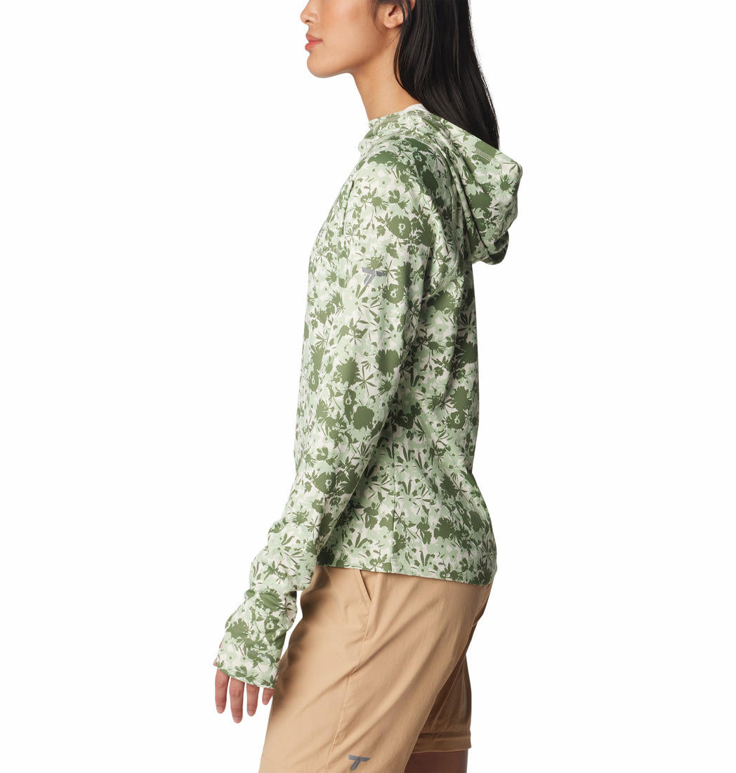 A Women Wearing Columbia Women Green Summit Valley Hoodie (Sun Protection)