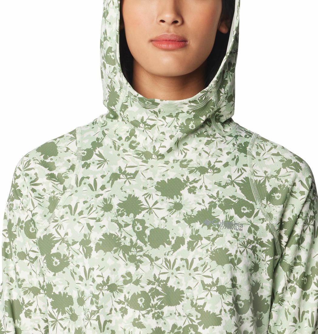 A Women Wearing Columbia Women Green Summit Valley Hoodie (Sun Protection)