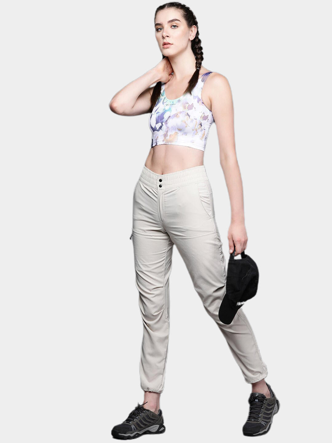 A Women Wearing Columbia Women Brown W Coral Ridge Pant (Sun Protection)