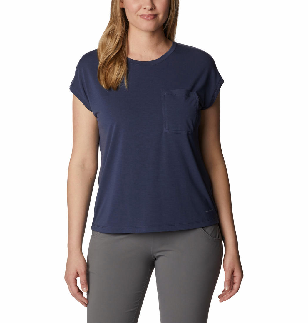 A Women Wearing Columbia Women Navy Blue Boundless Trek Short Sleeve Tee