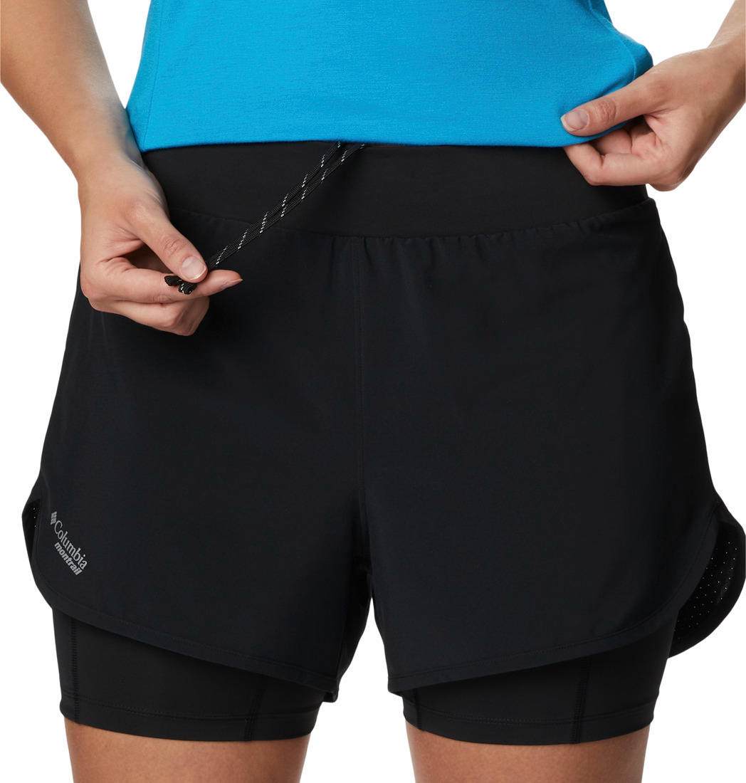 A Women Wearing Columbia Women Black W Endless Trail 2n1 Short