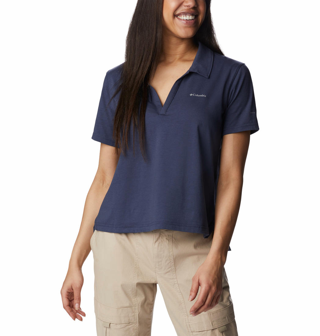 A Women Wearing Columbia Women Navy Blue W Sun Trek Polo (Sun Protection)