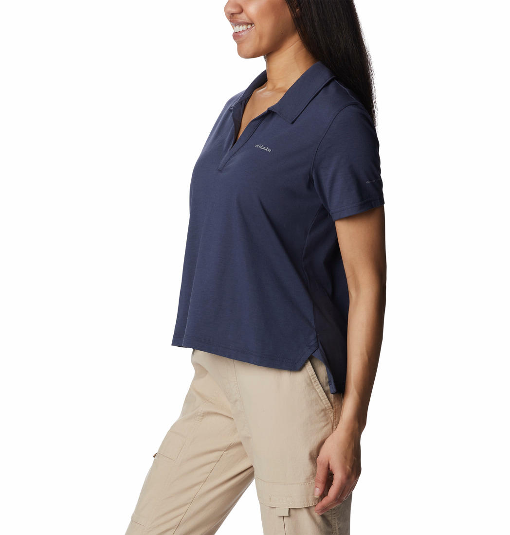A Women Wearing Columbia Women Navy Blue W Sun Trek Polo (Sun Protection)
