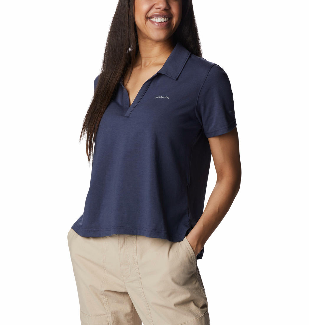 A Women Wearing Columbia Women Navy Blue W Sun Trek Polo (Sun Protection)