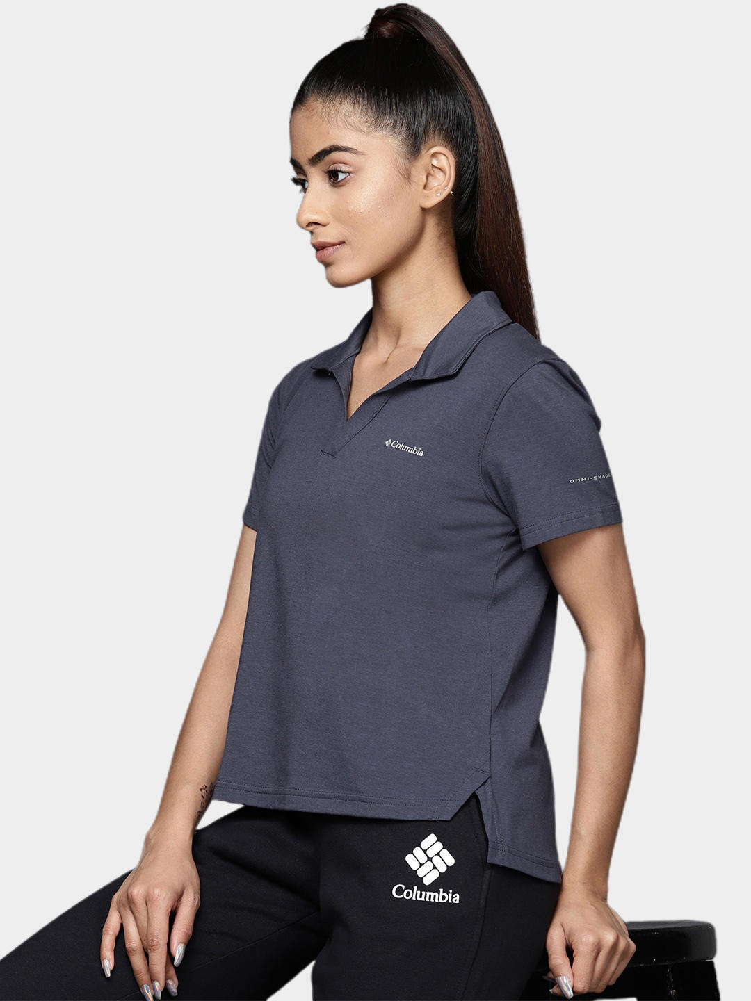 A Women Wearing Columbia Women Navy Blue W Sun Trek Polo (Sun Protection)